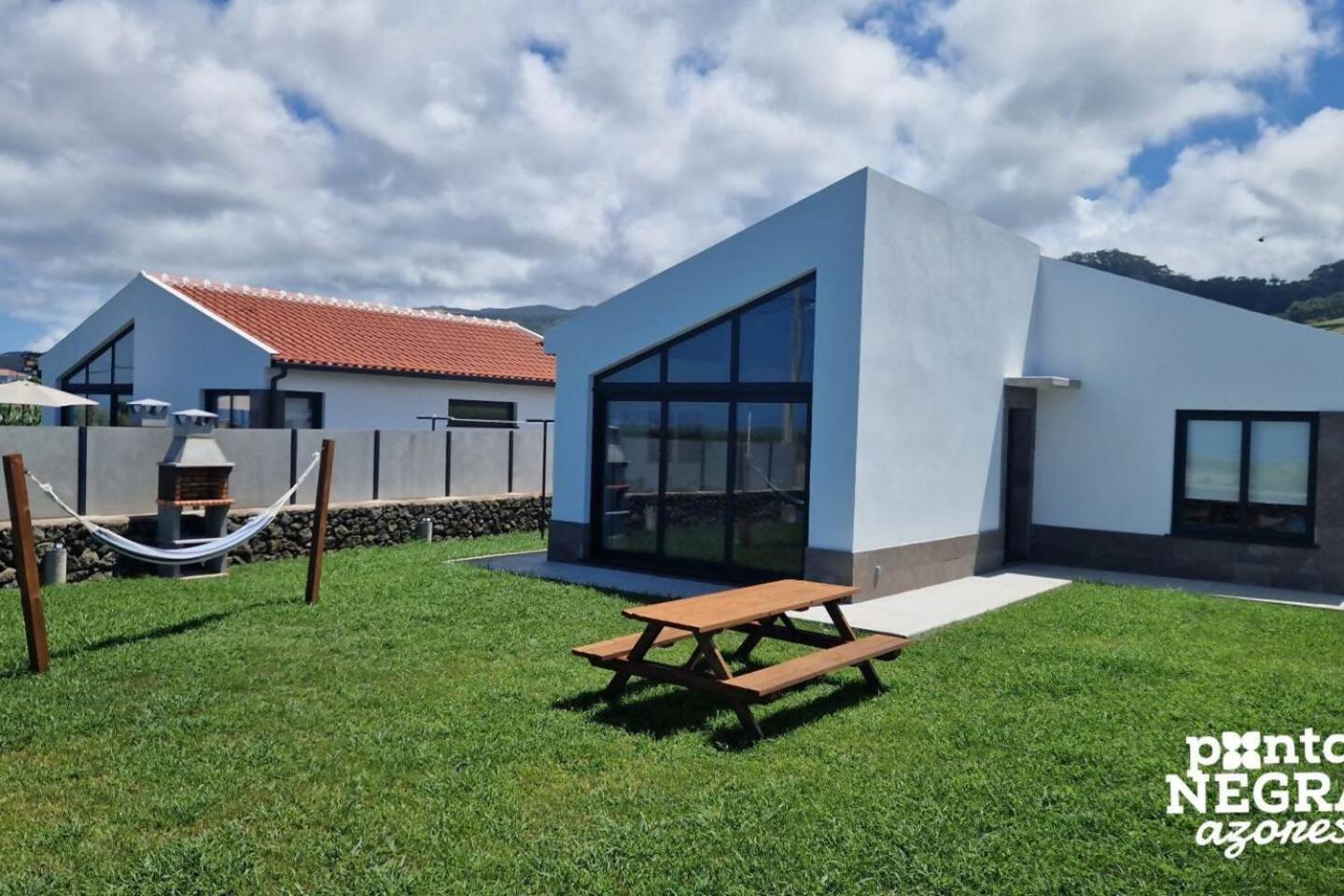 Photography House By Pontanegraazores Altares Exterior photo